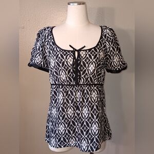 Black & White Floral Printed Top !